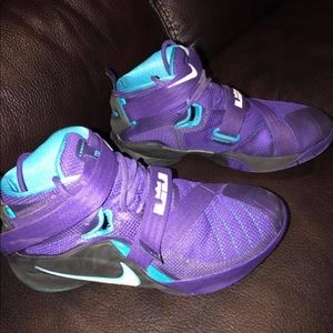Lebron basketball sneakers